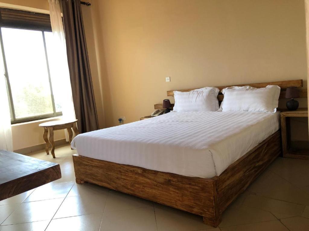 Meley Impala Hotel Munyonyo Dış mekan fotoğraf